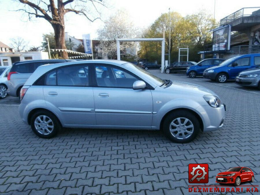 Capota spate kia rio 2009